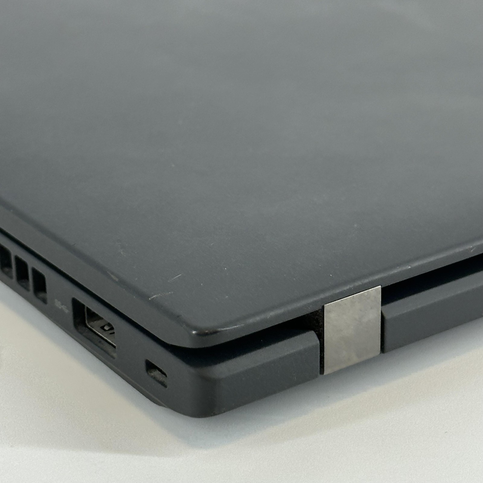 Lenovo ThinkPad P14s Gen 4 FHD+ 1.9 GHz i7-1370P 32GB 512GB SSD RTX A500 Good