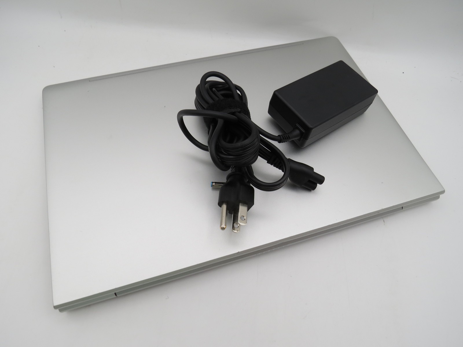HP ProBook 440 G9 i7-1255U @ 1.7GHz 16GB DDR4 256GB SSD 14″ Win 11 Pro