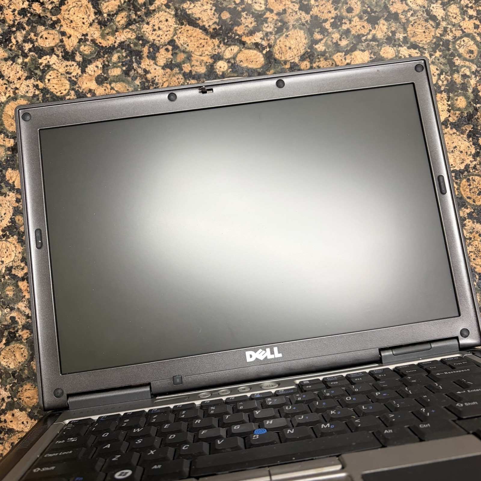 Dell Latitude D630 Fresh Load XP Pro T2300 SP3 RS232 DVD 2GB 120GB RW DVD