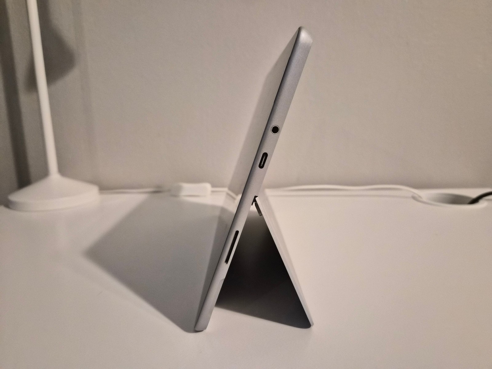 Microsoft Surface Go 2 1927 (10.5″, LTE, Intel m3 8100Y, 8GB, 256GB)