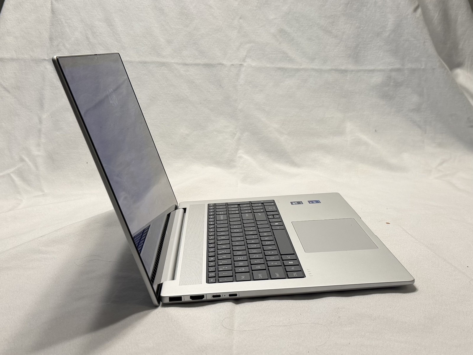 HP Envy Laptop 17-da0047nr (17.3″ Intel Core™ Ultra 7, 16GB RAM, 512GB SSD)