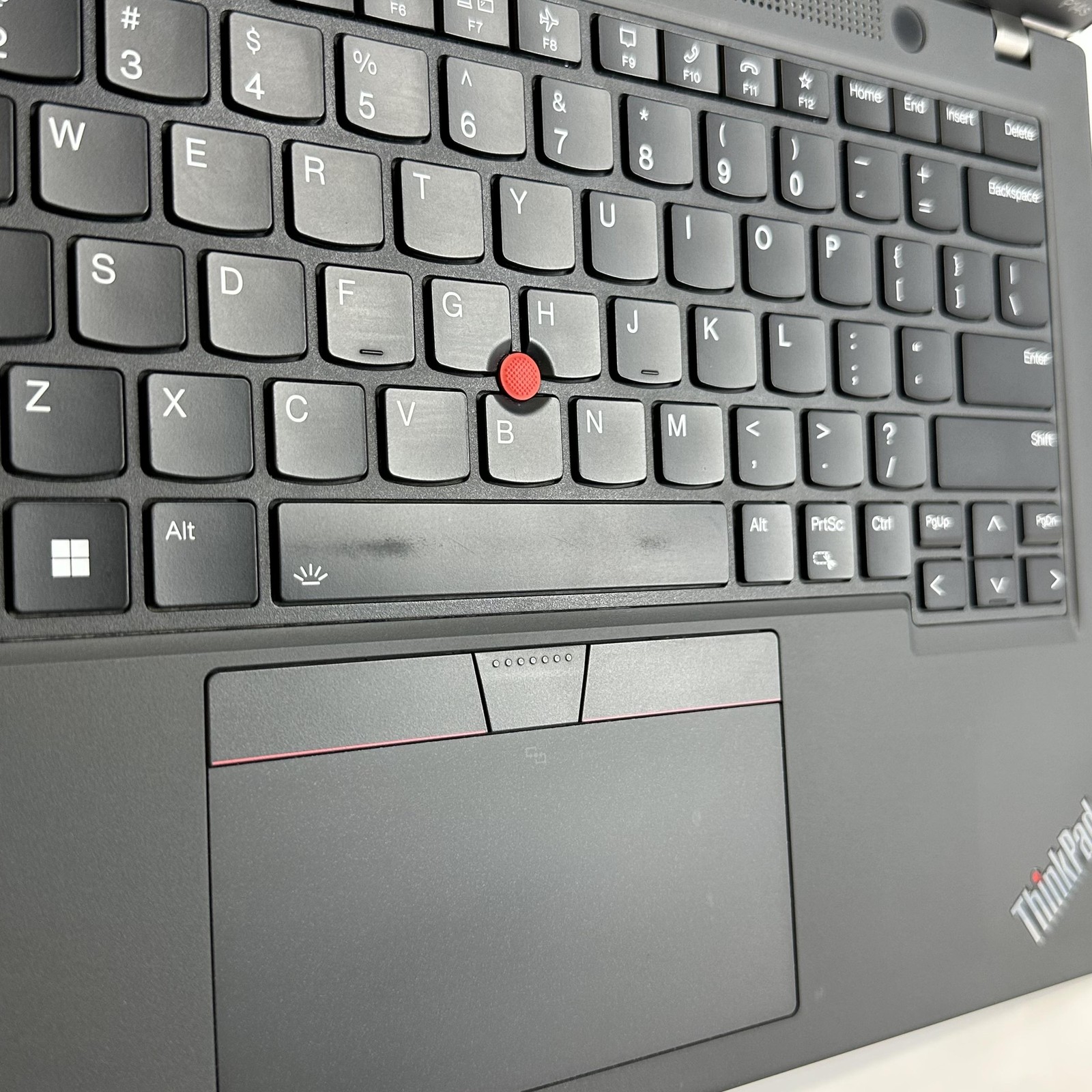 Lenovo ThinkPad P14s Gen 4 FHD+ 1.9 GHz i7-1370P 32GB 512GB SSD RTX A500 Good