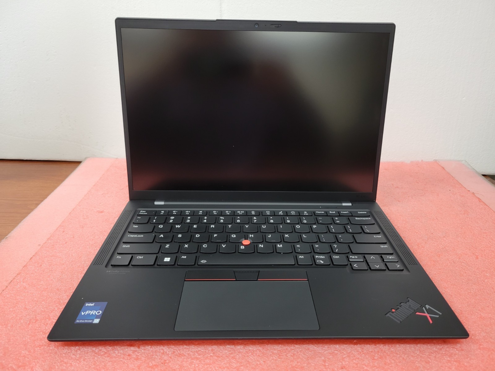 Lenovo ThinkPad X1 Carbon Gen 10 14″ i7-1270P 16GB RAM 512GB SSD | C973