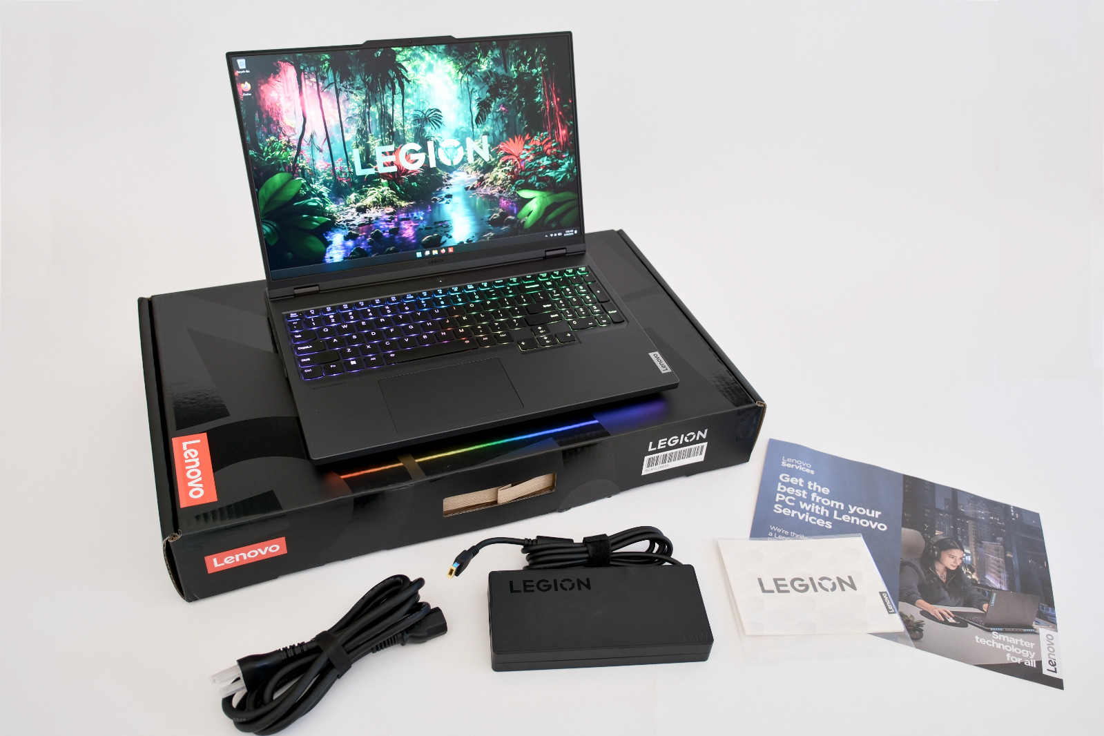 Lenovo Legion Pro 7 16IRX8H, 16″, i9-13900HX, NVIDIA RTX 4080, 32GB Ram, 1TB SSD