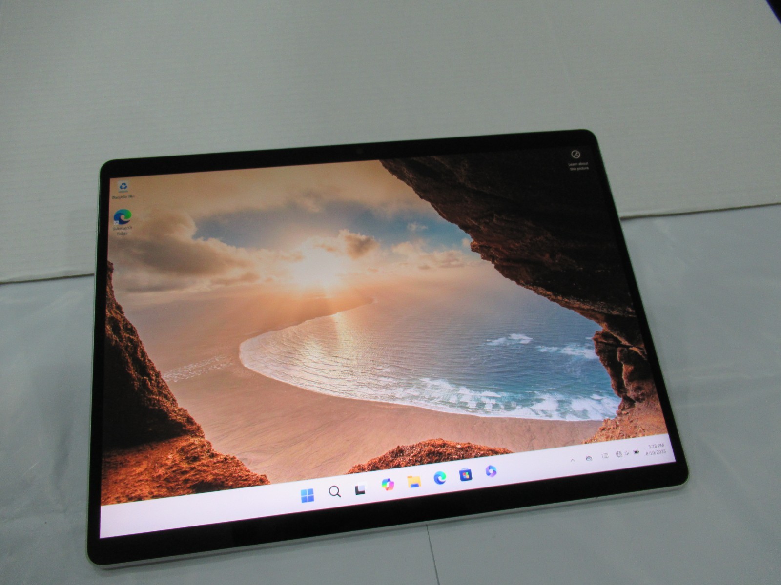Microsoft Surface Pro X 13″ Touchscreen SQ1 @ 3.0ghz processor 8GB RAM 128gb