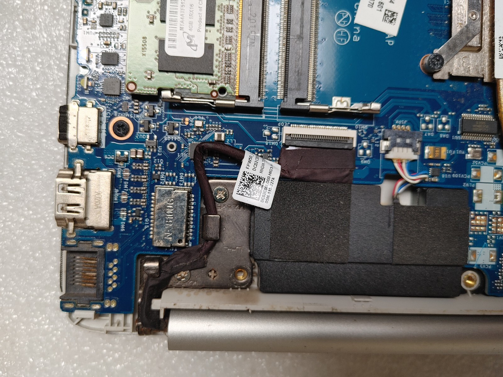 HP AMD Ryzen 3 3250U with Redeon Graphics @ 2.60GHz, 4GB RAM , NO HD FOR PARTS