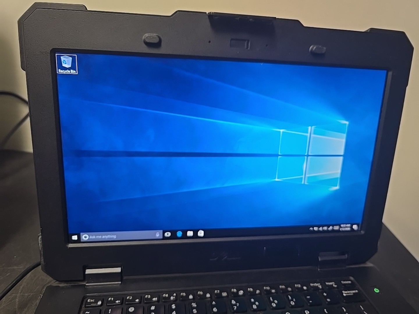Dell Latitude 14 Rugged Extreme 7404 i7-4650 1.7GHz Touchscreen 8GB RAM 256GB