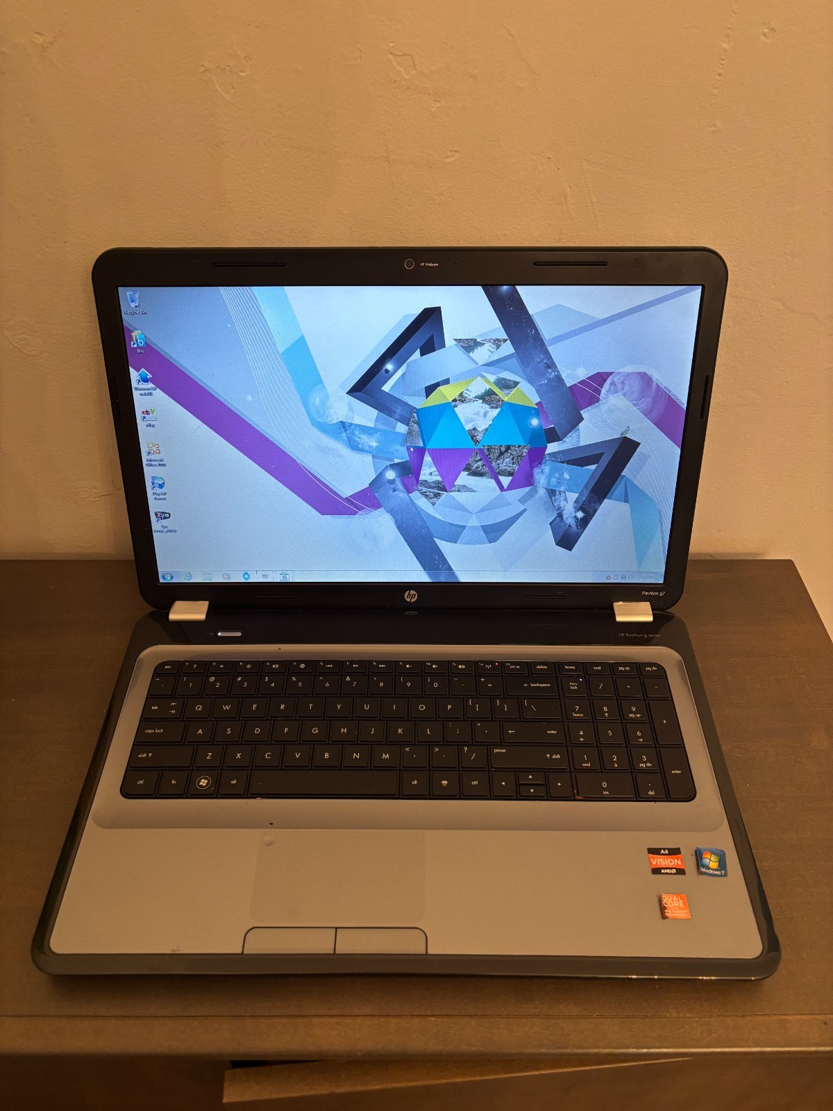 HP Pavilion G7 Notebook 17″ AMD A4-3300 1.90GHz 6GM RAM Windows 7 Home Premium