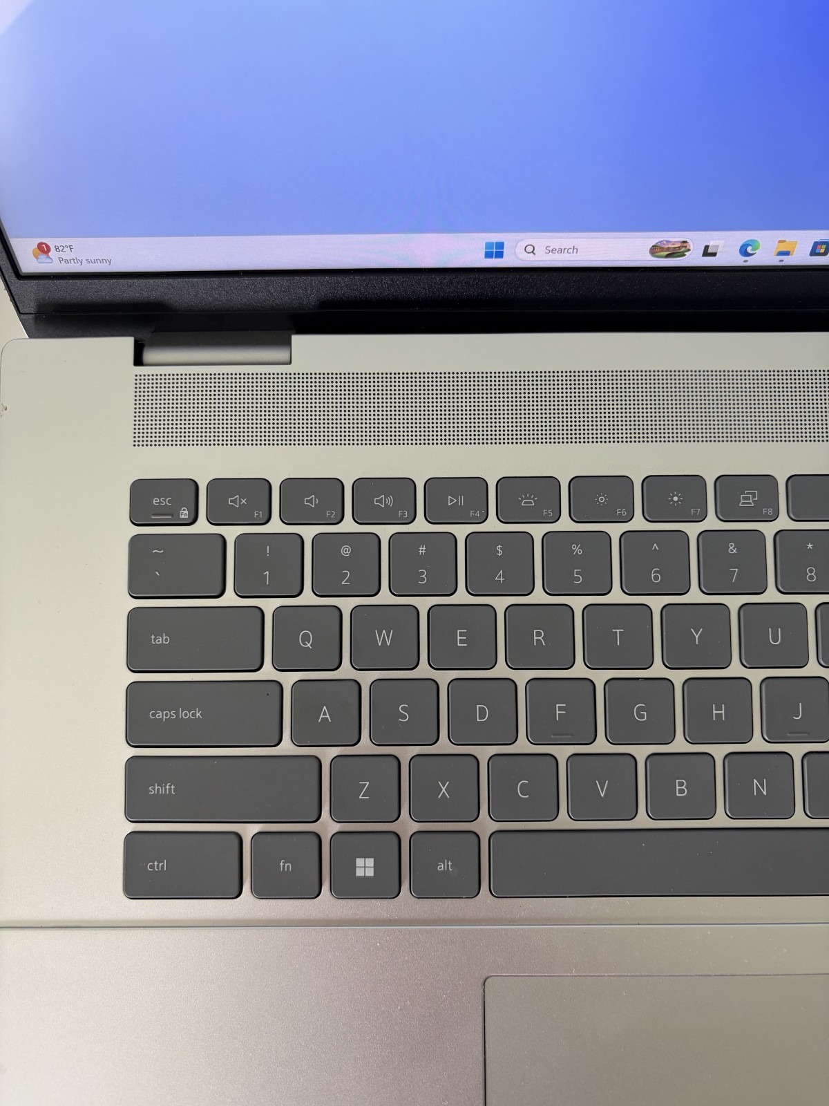 Dell Inspiron 16 Plus (7630) – i7, RTX 4060, 32GB RAM, 2TB SSD
