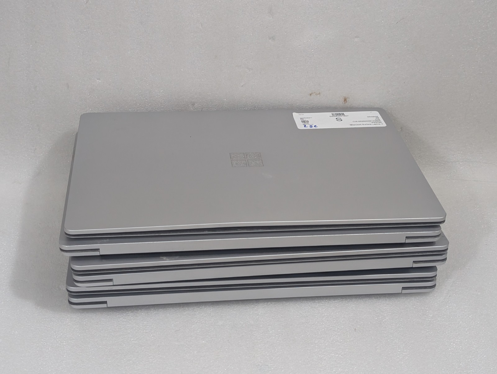 Lot 32x Microsoft Surface Laptop 3 4 Go 1943 1958 1951 Pro 7 1960