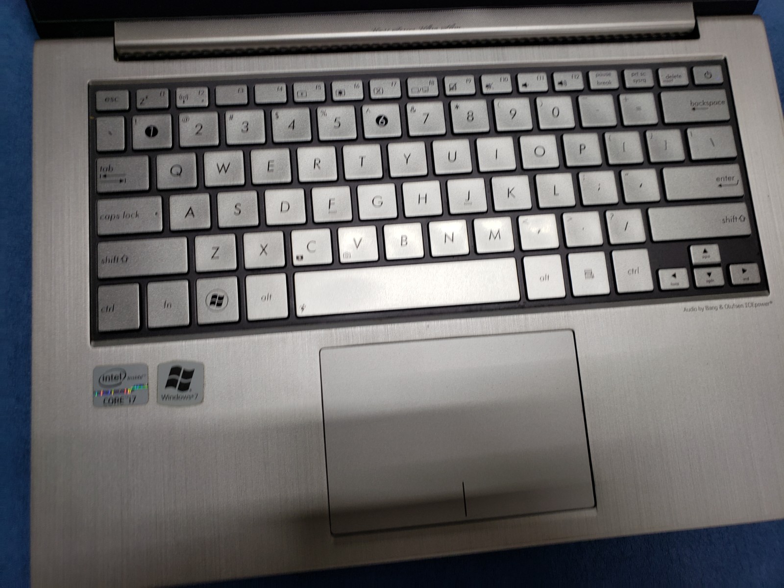 Asus ux31e laptop i7-2677 cpu 1.80ghz 4gb ram 256gb ssd for parts