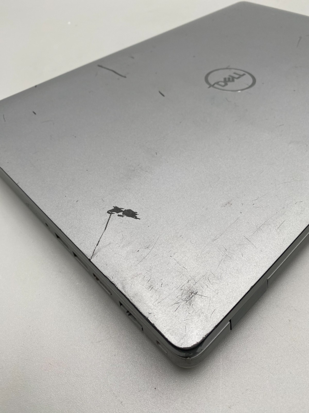 Dell Latitude 5510 i5-0310U 1.7GHz 256GB SSD 8GB DDR4 Gray Laptop C/Dent/READ