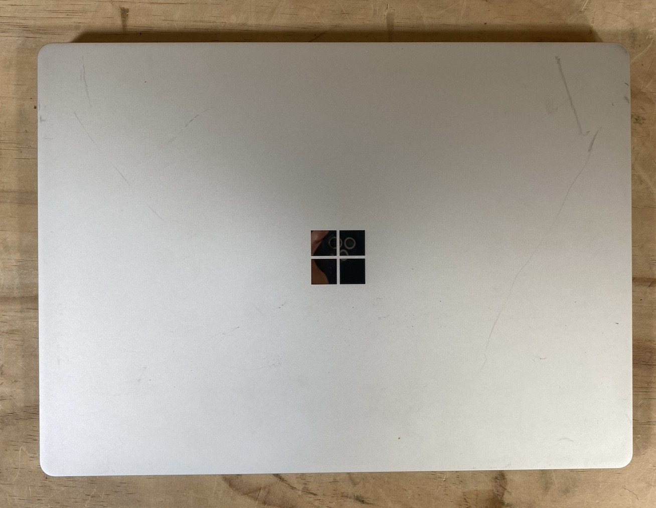 Microsoft Surface 2 1769 13.5″ Intel i5-7300U2.6 8GB 256GB SSD W11P