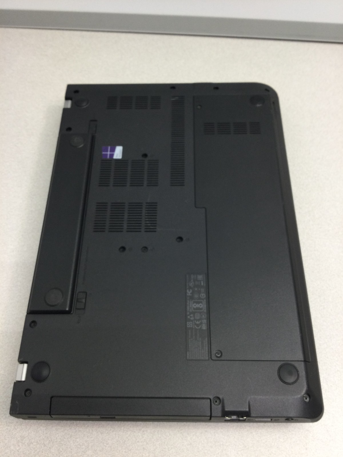 Lenovo ThinkPad E570 15.5″ i5-7200U 2.50GHz 16GB RAM 256GB SSD WIN 11 PRO