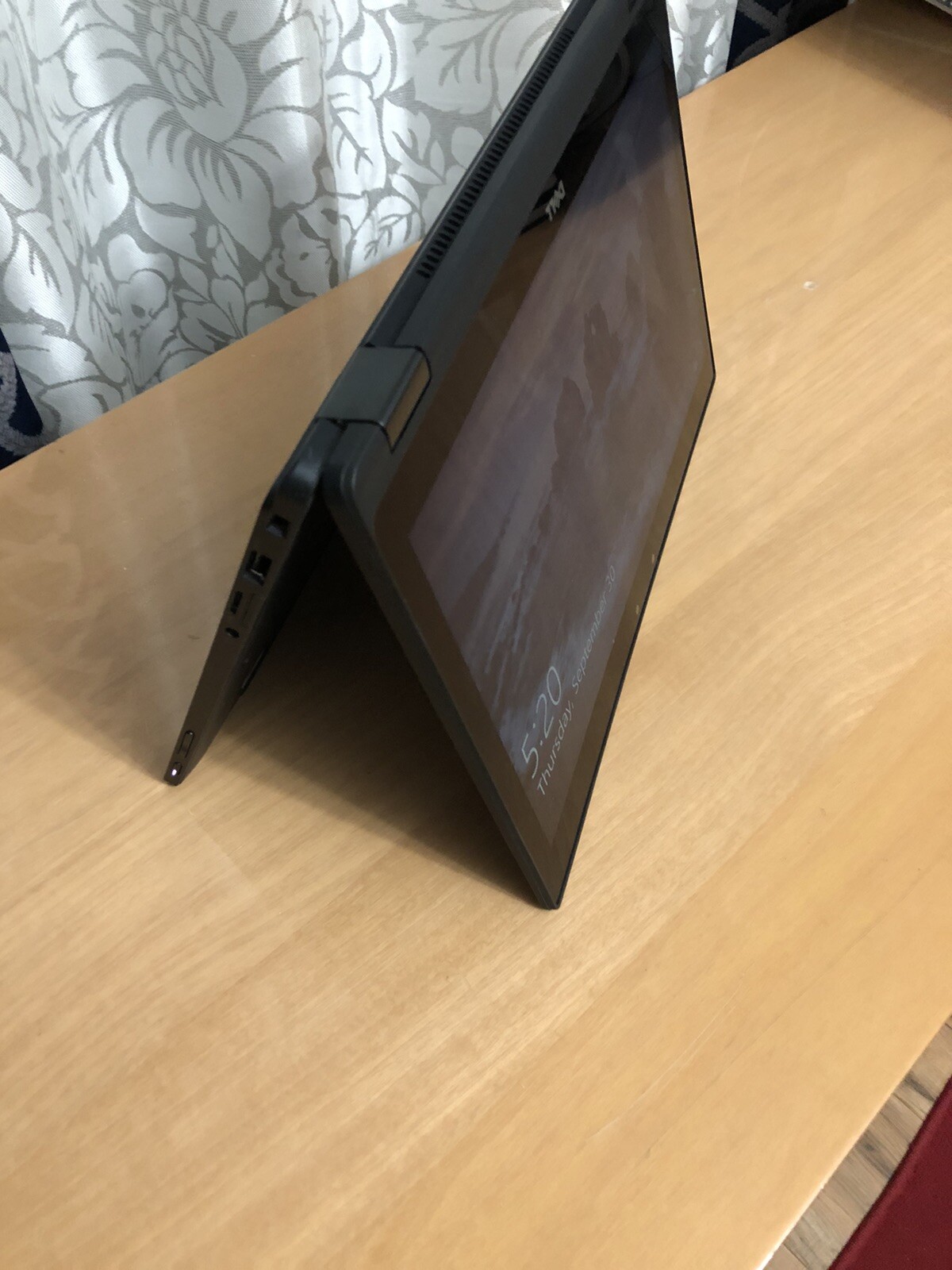 Dell Latitude 5289 12.5″ (512GB, Intel Core i7 7th Gen., 2.80 GHz, 16GB RAM)