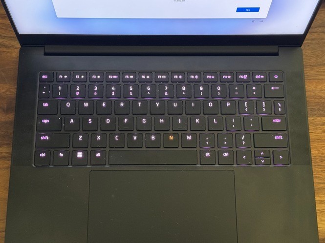 Razer Blade 14 Gaming Laptop AMD Ryzen 9 7940HS CPU – GeForce RTX 4070 – 2TB SSD
