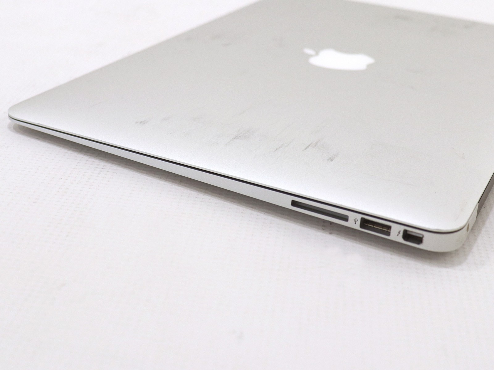 Apple MacBook Air A1466 13″ Intel Core i5-5350U 8GB 256GB NVME MacOS