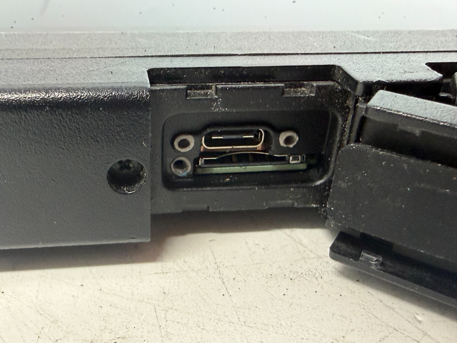 Getac F110 G6 11.6″ i7-1165G7 8GB RAM NO SSD/BATT/AC BIOS LOCKED PARTS.