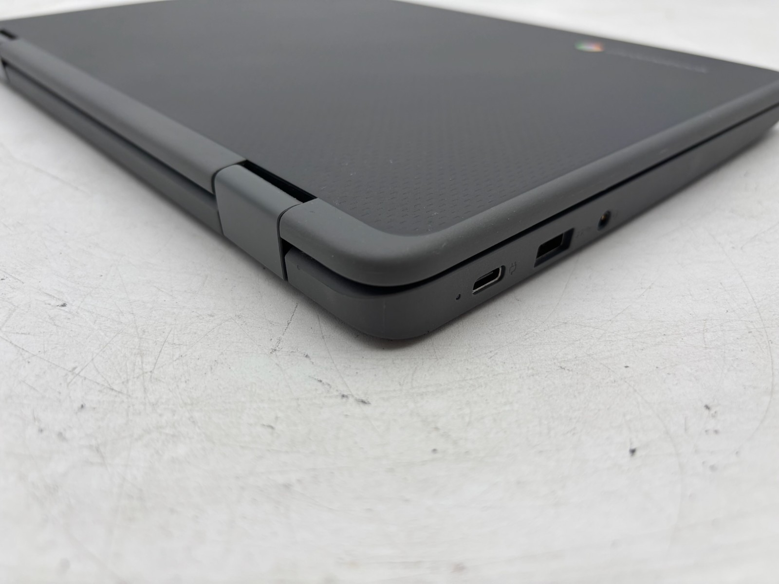 Lenovo 300e Yoga Chromebook Gen 4 11.6″ 32 GB SSD 4 GB RAM MediaTek Kompanio