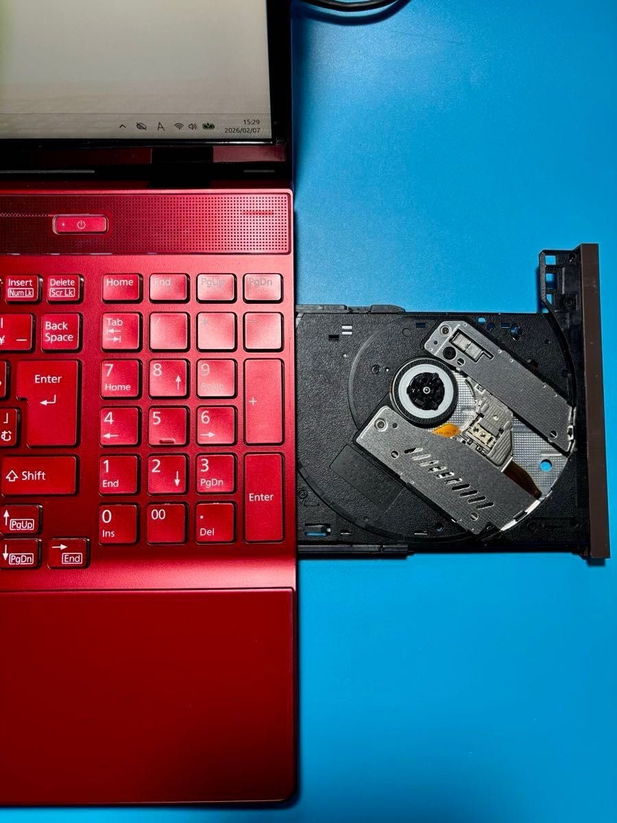 Fujitsu LIFEBOOK AH53/B3 8th generation i7 high speed SSD Notebook PC 17