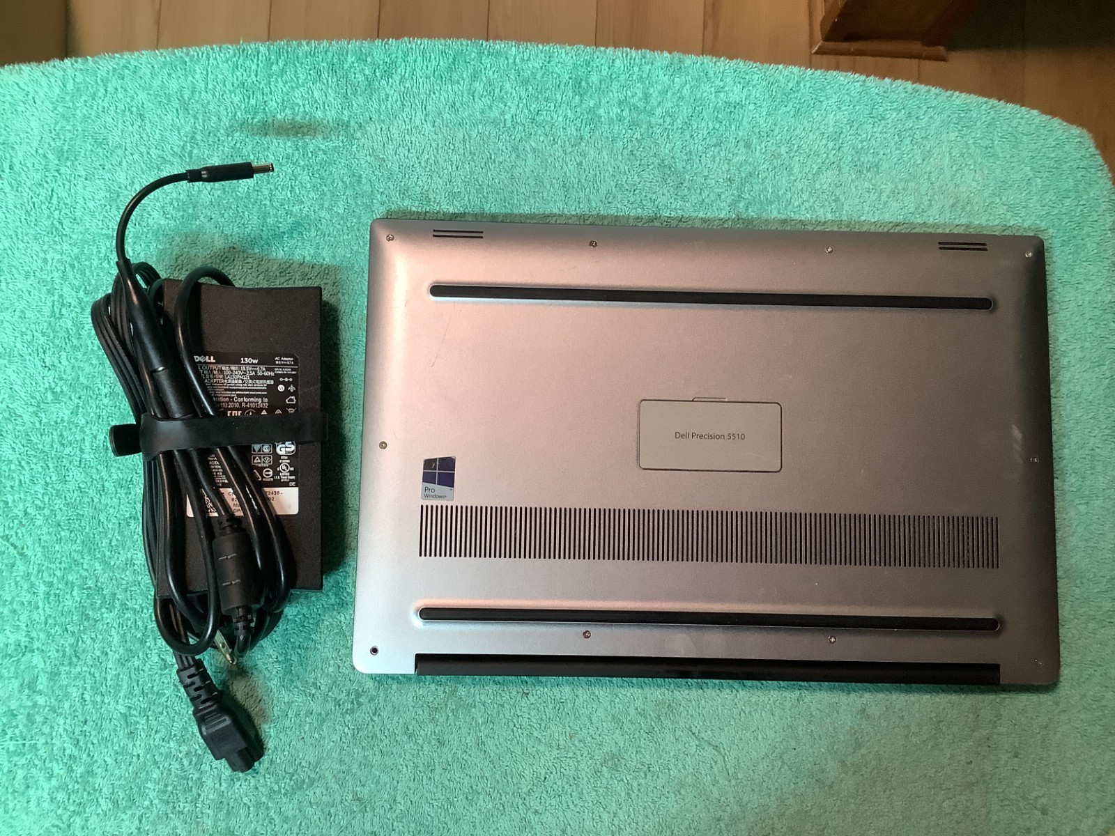 Dell Precision 5510, Nvidia M1000M Xeon E3 1505M, 12GB-256 NVMe + 250 Win 11 Pro