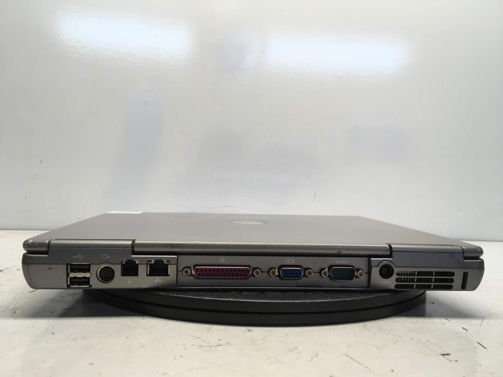 Dell Latitude D600 Intel Pentium M 1.4GHz 2 GB NO HDD/Battery