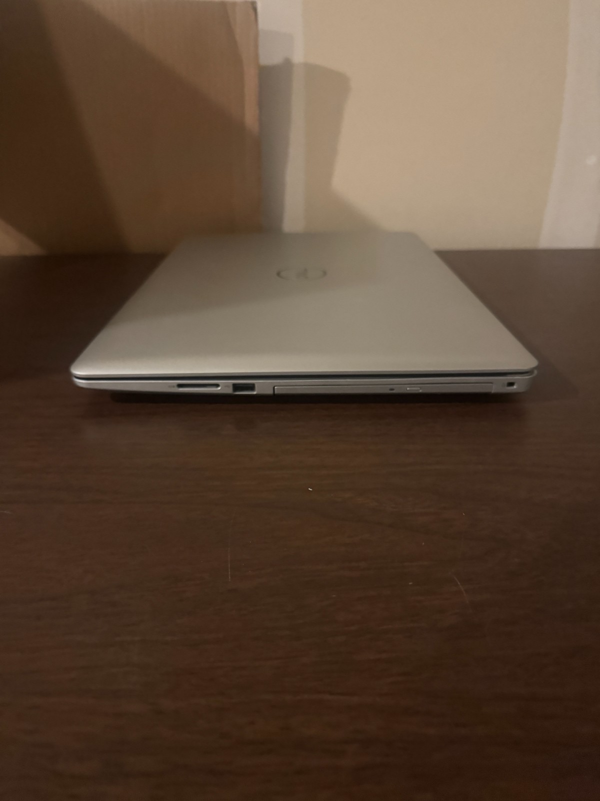 Dell Inspiron 17 5775 Ryzen 5 2500U 2.0Ghz 4GB RAM NO SSD NO OS, READ