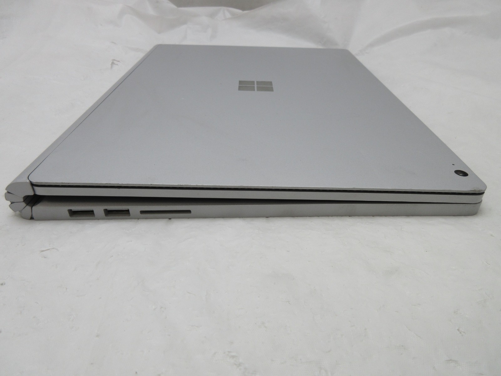 Microsoft Surface Book 3 13.5″ : I7-1065G7 1.3GHz : 16GB RAM : 256GB SSD : No OS