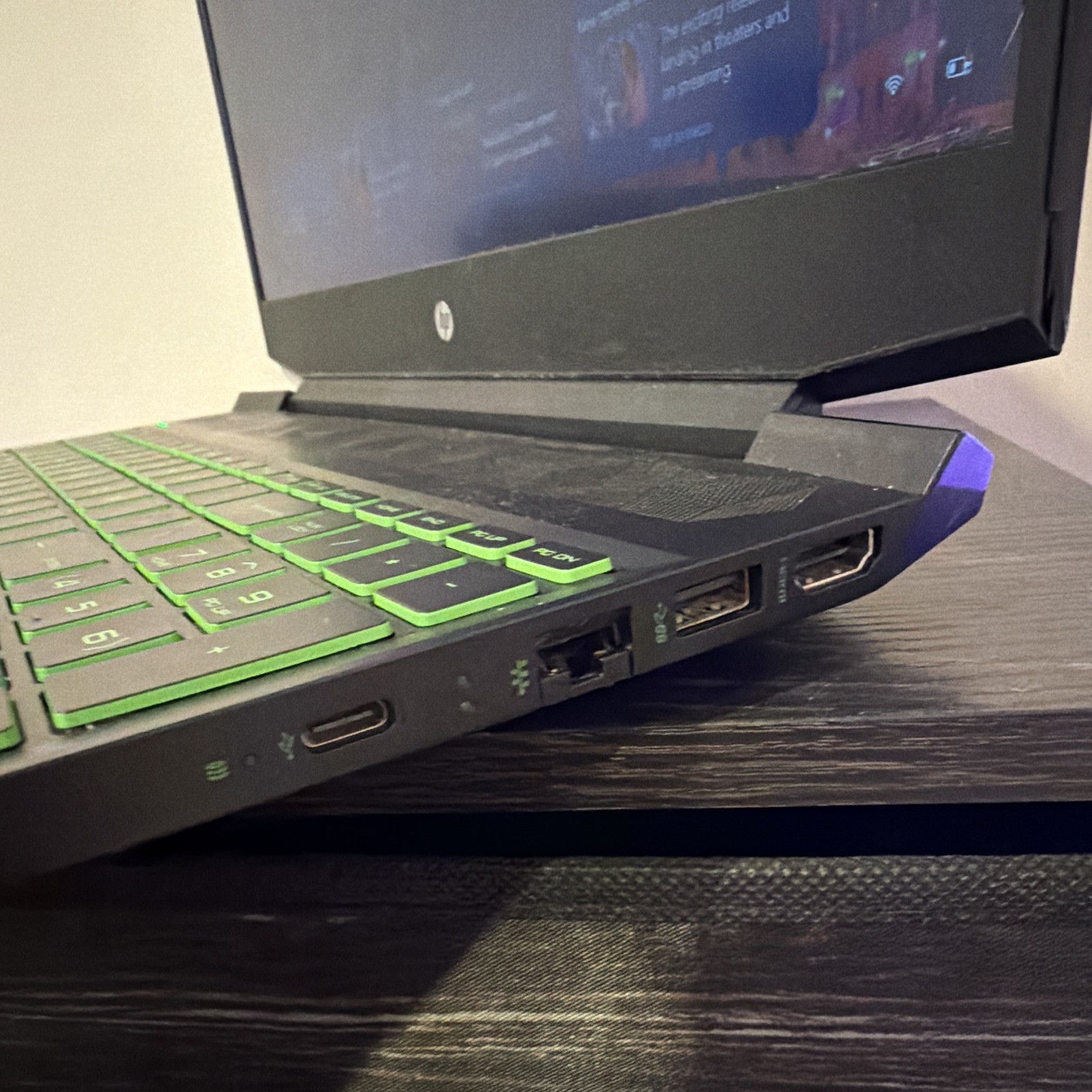 HP Pavilion Gaming 15.6″ Ryzen 5 3550H 8GB 256GB SSD GTX 1050 Win 11