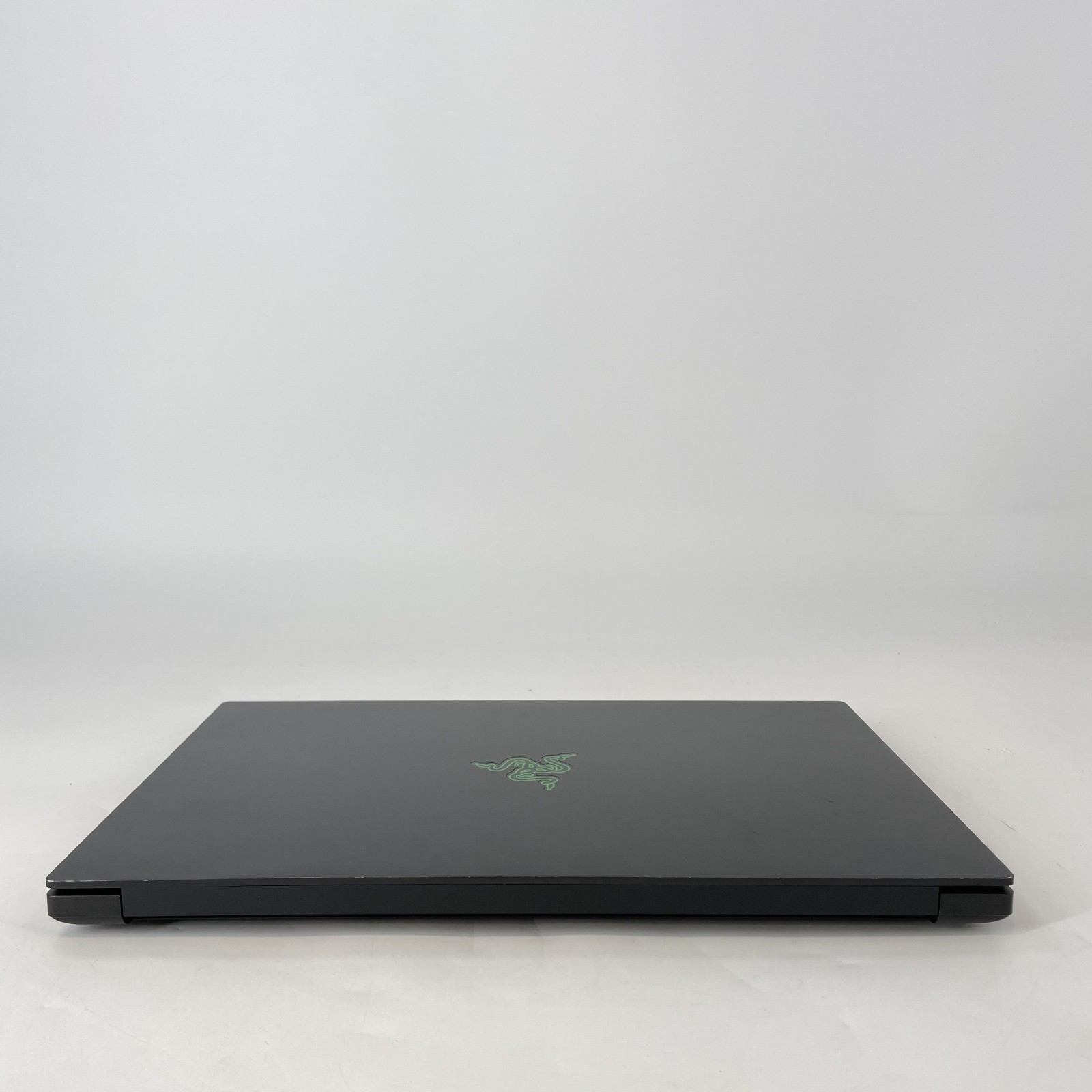 Razer Blade 15 Base 120Hz FHD i7-10750H 2.60GHz 16GB 256GB SSD GTX 1660 Ti Good