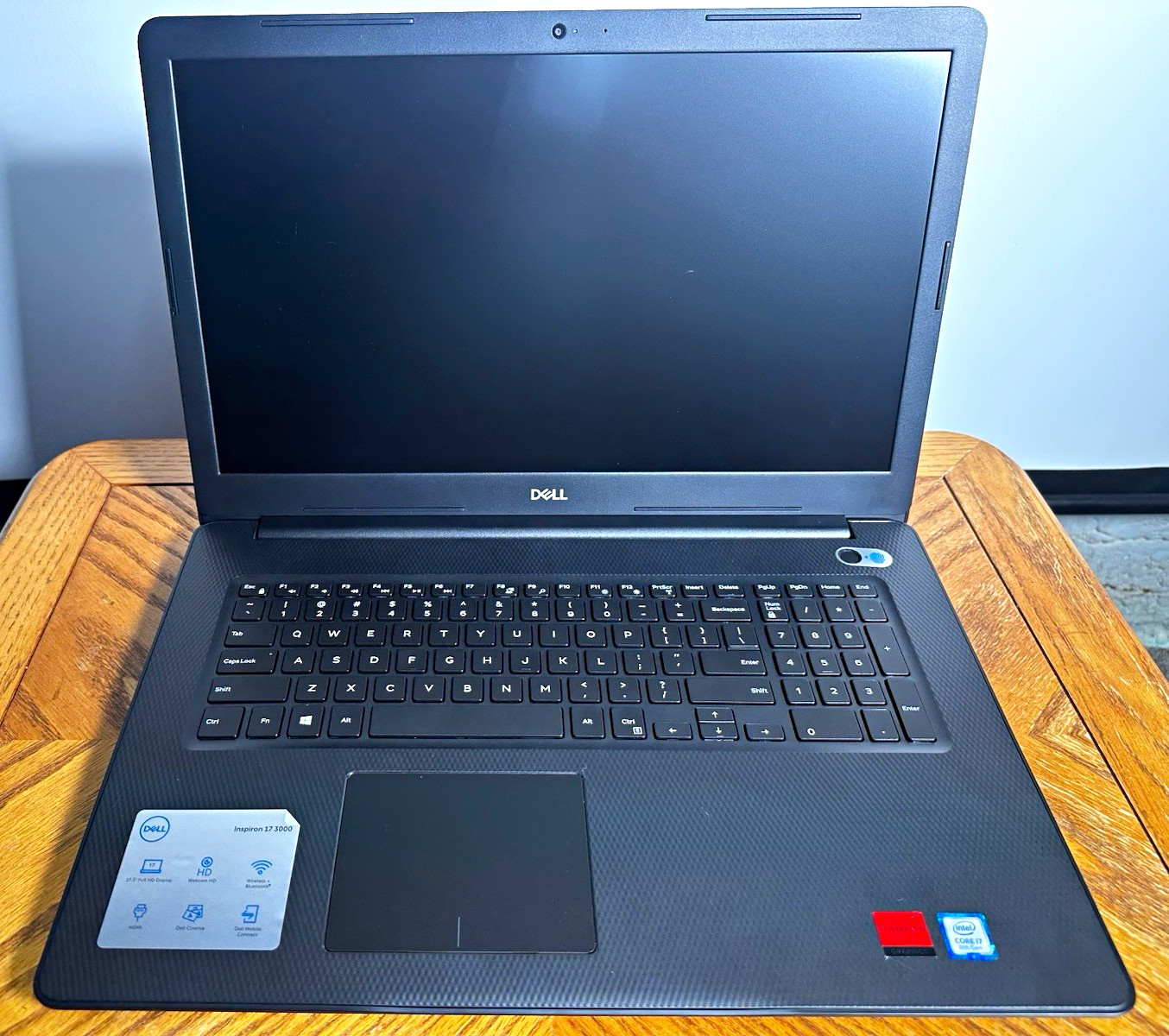 Dell Inspiron 17 3000 17.3″ FHD i7 8th Gen 8GB 1TB HDD Radeon 520