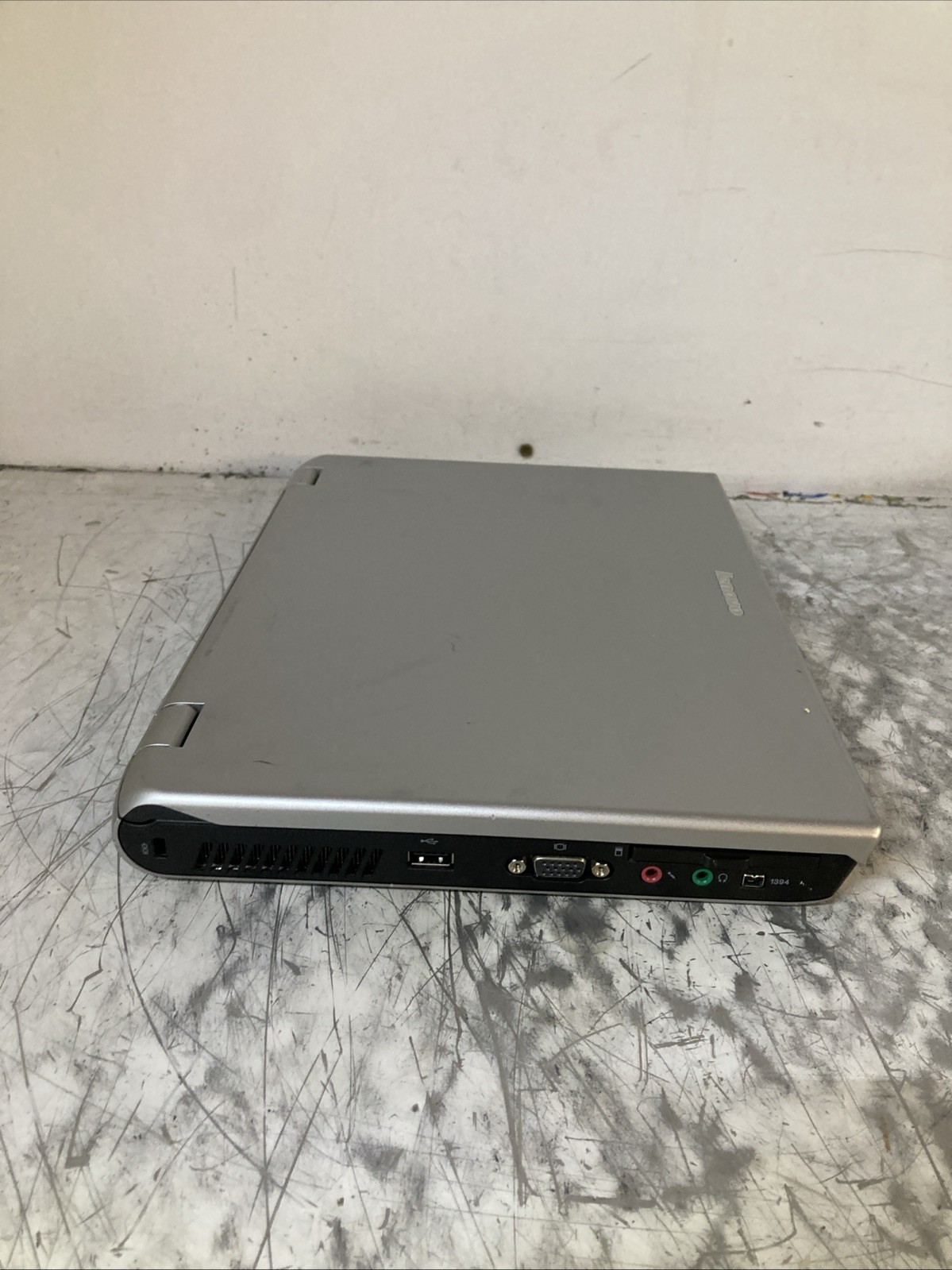 Lenovo 3000 V100 12.1″ Notebook Intel Core 2 Duo 1.66GHz 2GB NO HDD boot to BIOS