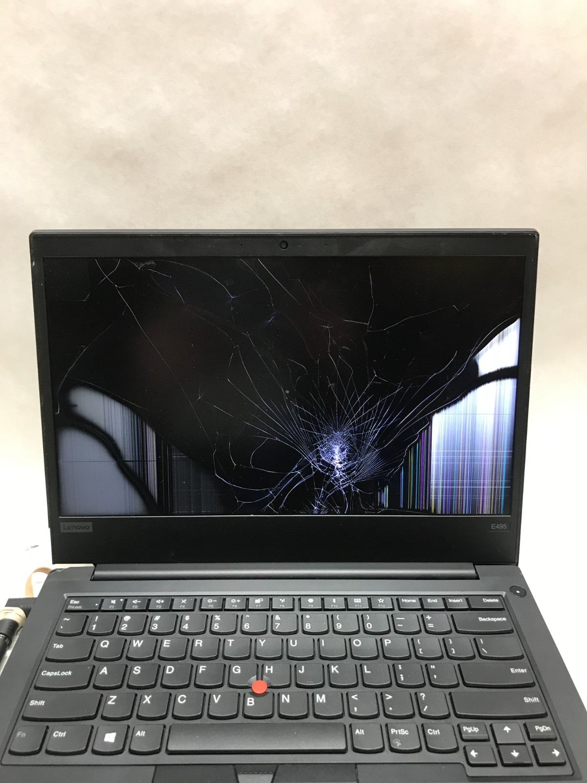 Lenovo ThinkPad E495 14″ AMD Ryzen 7 NO RAM NO SSD/OS For Parts Cracked LCD – DW