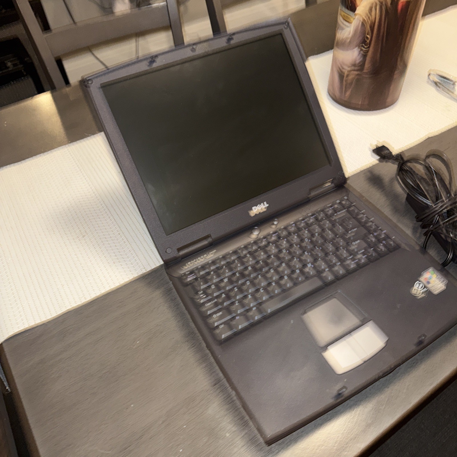 Dell Inspiron 2650 14″ Celeron 1.5GHZ 256MB 30GB 3 1/2 Floppy Disc Window XP