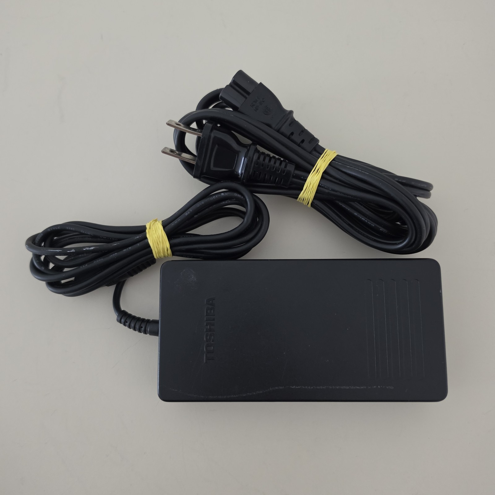 RETRO 14.1″ Vintage TOSHIBA Satellite 4100XDVD Laptop – 128MB RAM – 60GB HDD