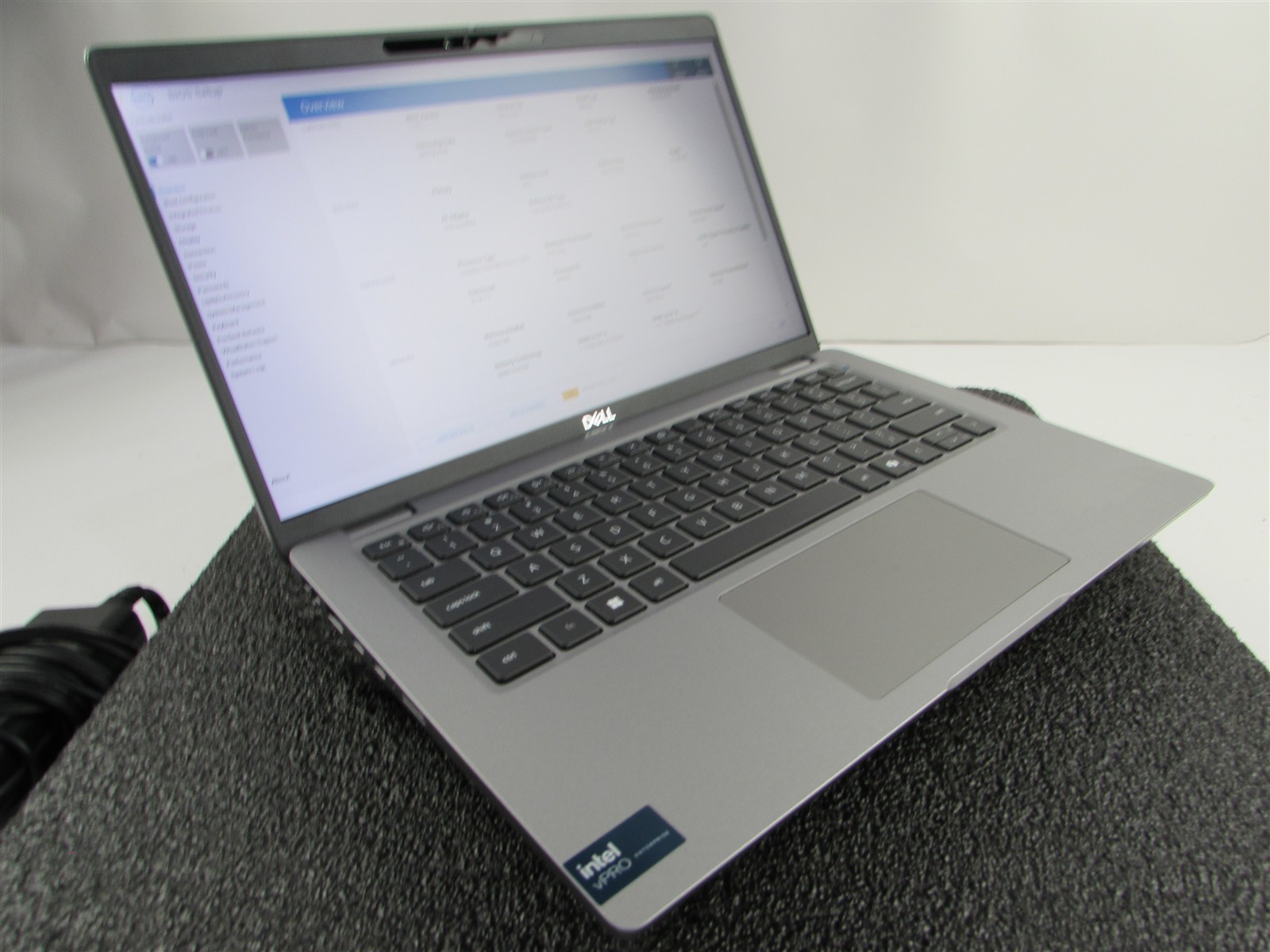DELL LATITUDE 5450 1920X1080 FHD CORE ULTRA 5 135U 256GB SSD 16GB RAM NO O.S