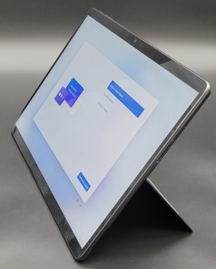 Microsoft Surface Pro 9 13″ i5-1235U 8GB RAM 256GB SSD 2038 Win11 Tablet