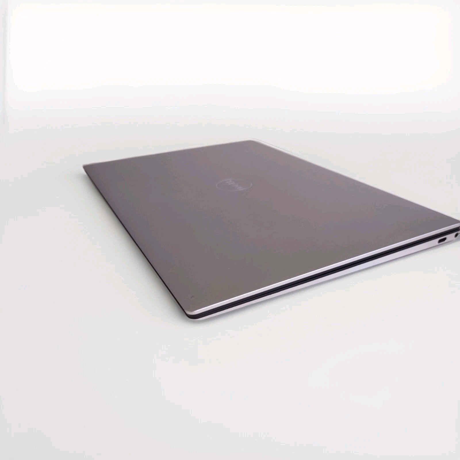 Dell XPS 13 9300 FHD+ 1.0 GHz i5-1035G1 8GB RAM 256GB SSD – Excellent