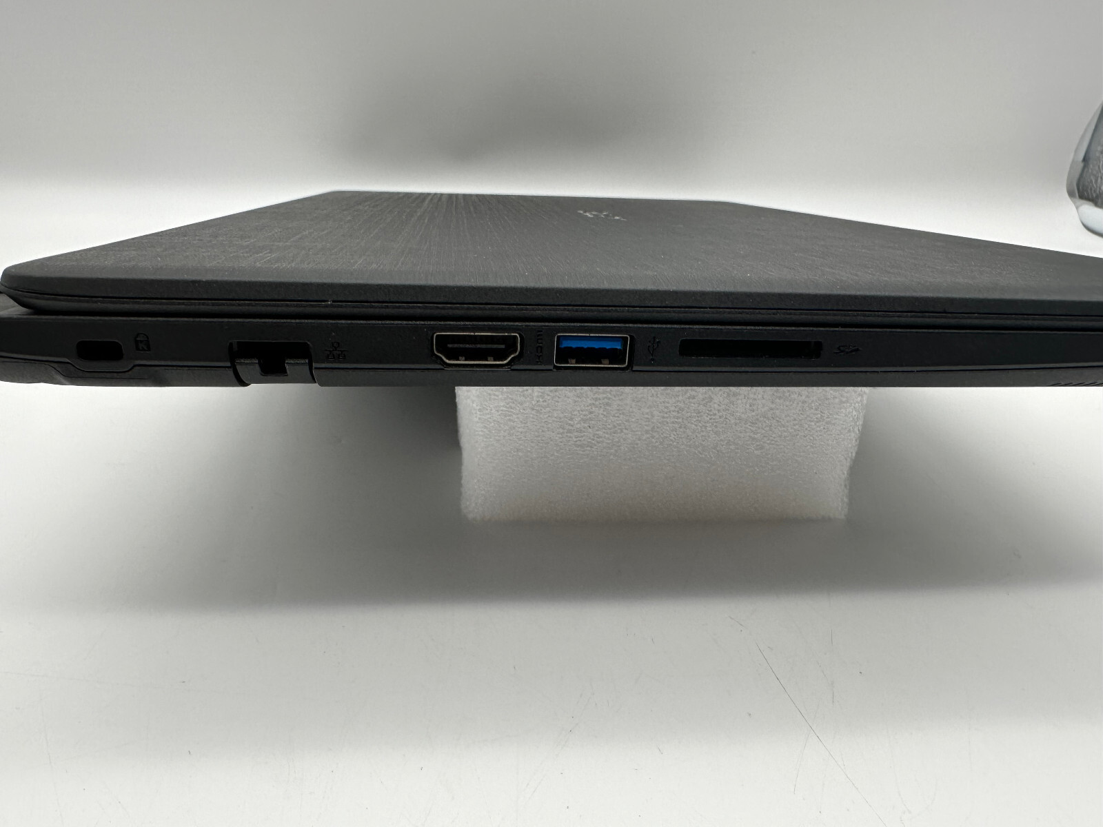 Acer Aspire A315-21 Laptop AMD A9-9420 Radeon R5 8GB RAM NO HDD