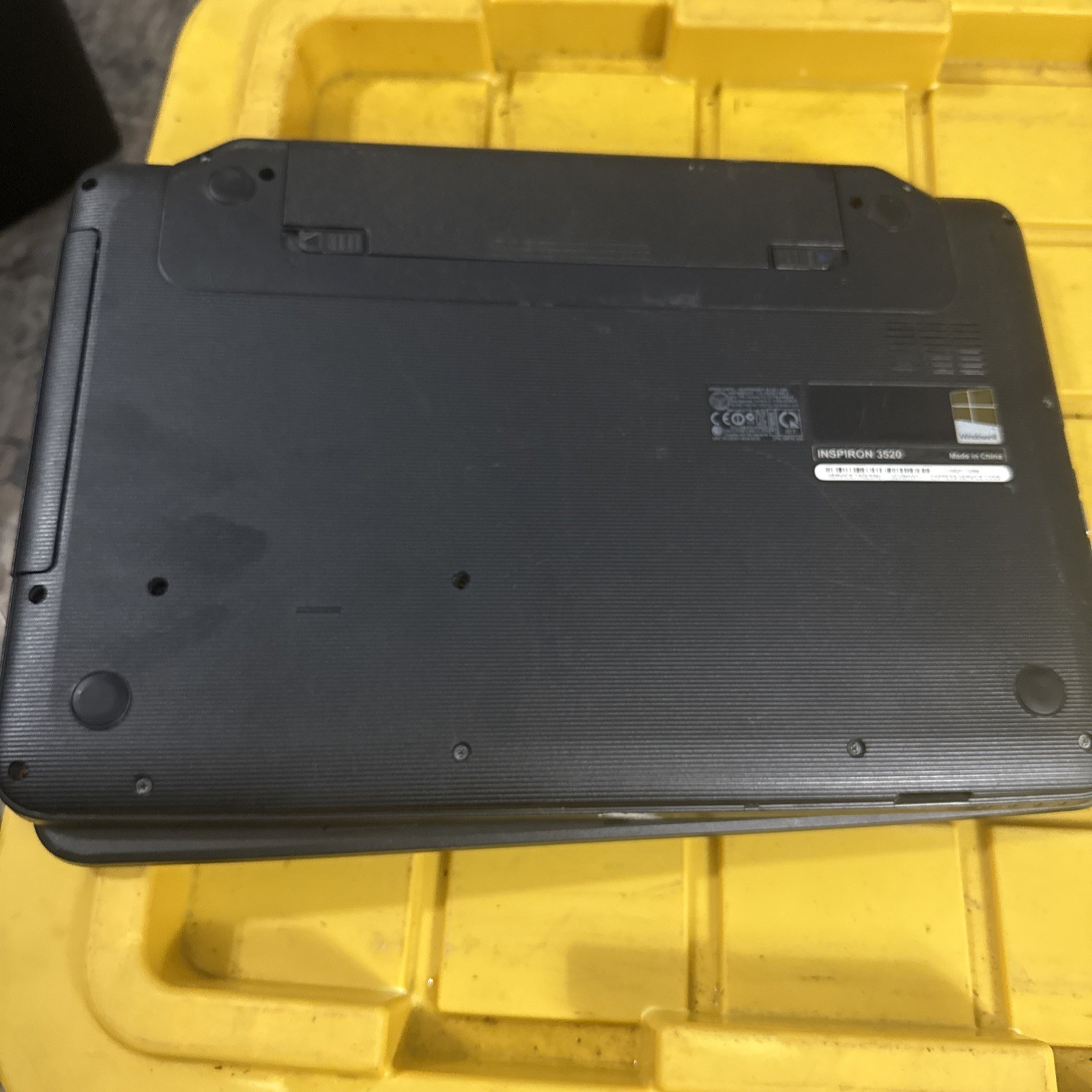 Dell Inspiron 15 3520 15.6” Intel Core i3 Broken Screen Untested