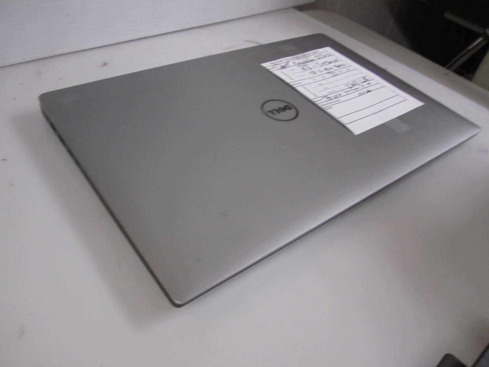Dell Precision 5510 Xeon E3-1505 16GB 2.80GHZ 240GB M2SSD NOOS LAPTOP + AC