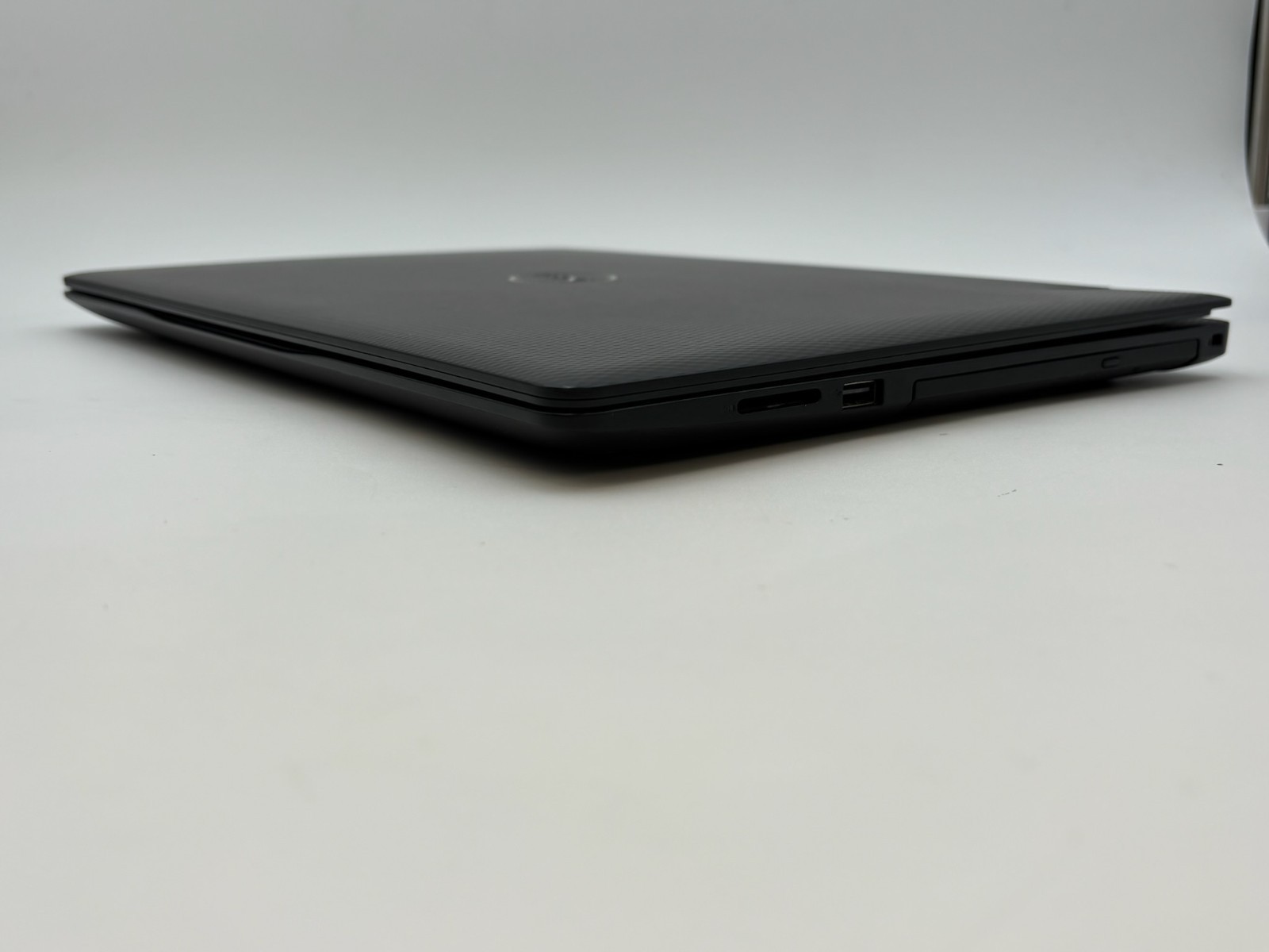 Dell Inspiron 3580 15.6″ 1 TB HDD 4 GB RAM i3-8145U Windows 10 Home