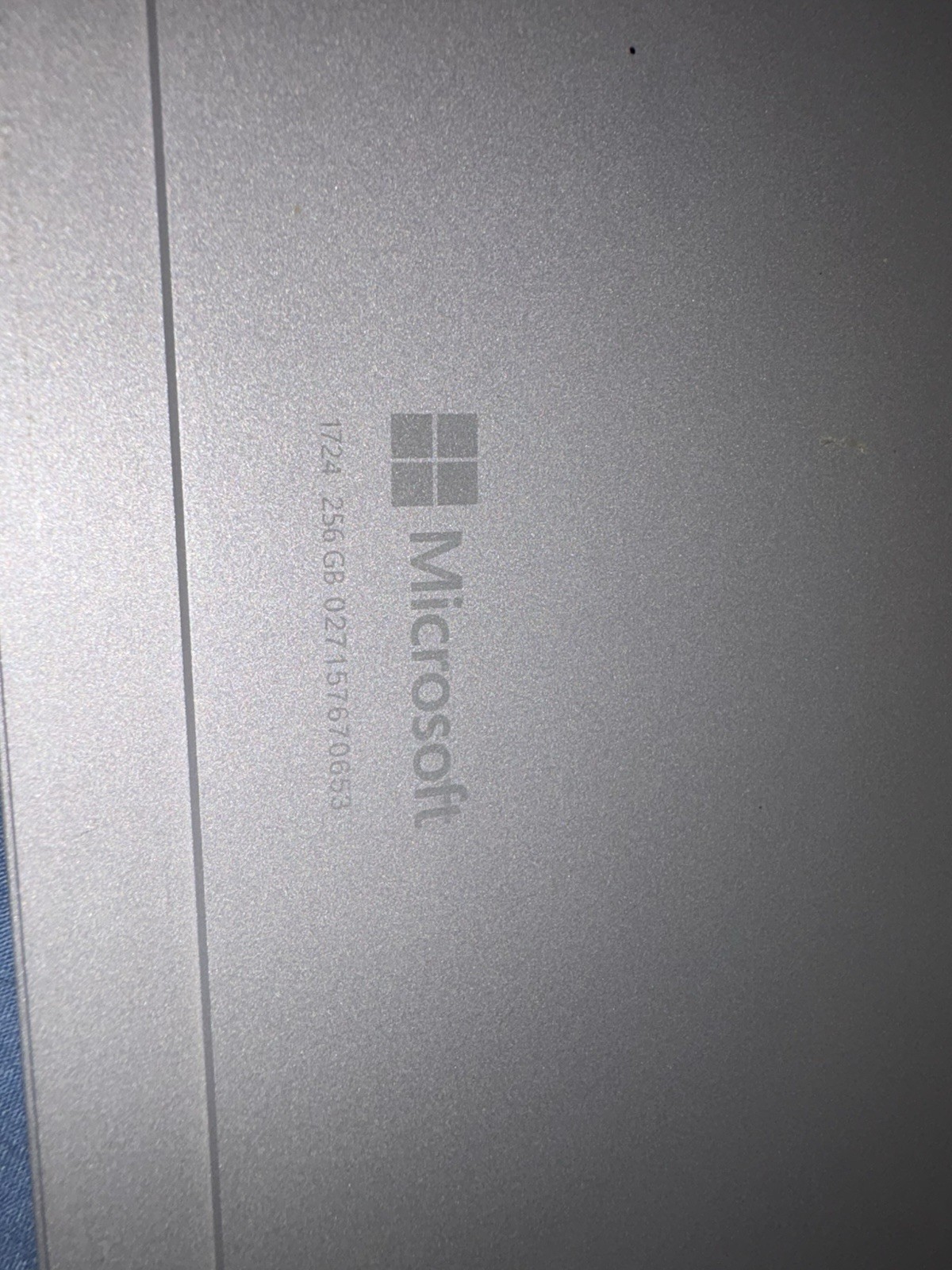 Microsoft Surface Pro 4 Intel Core i7-6650U CPU @ 2.20GHz 16GB RAM 256GB SSD