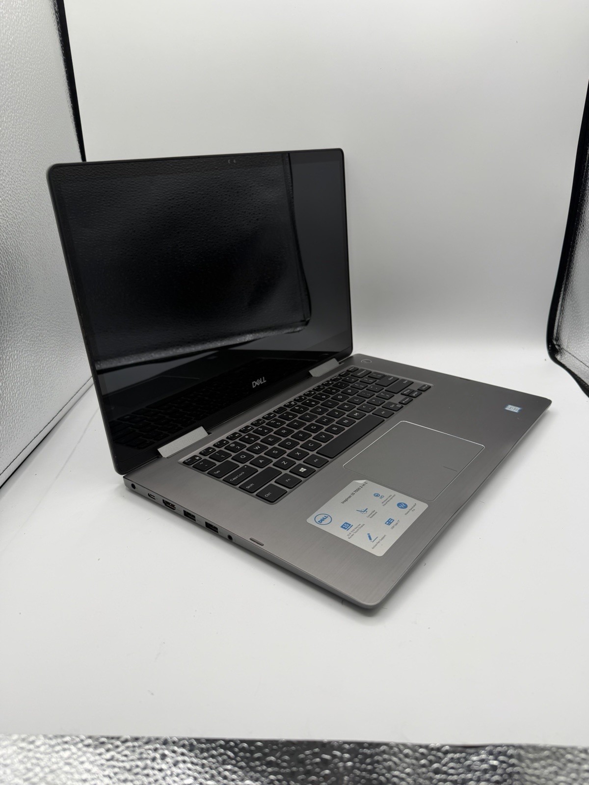 Dell 7573 (i7 @ 1.8ghz)(16gb Ram)(256 NVMe)(2in1) Inspiron 7573