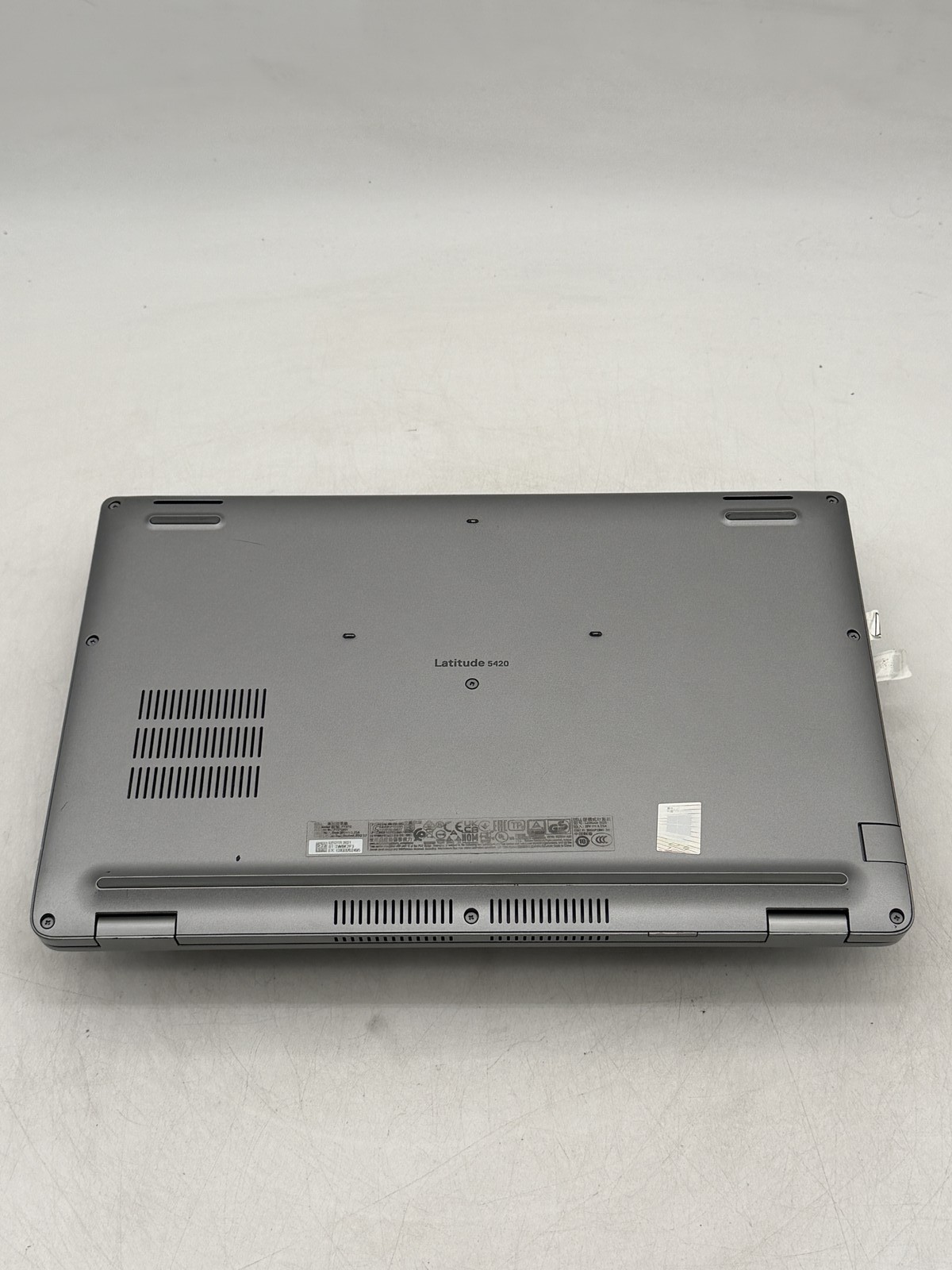 Dell Latitude 5420 14″ 8GB 128GB i5-1135G7 NO OS – READ