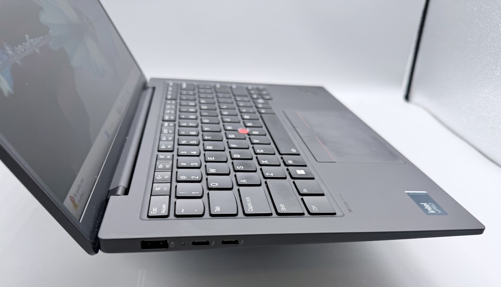 Lenovo ThinkPad X1 Carbon Gen 12, 14″ Touch Core Ultra 7 165H 32GB, 1TB Warranty