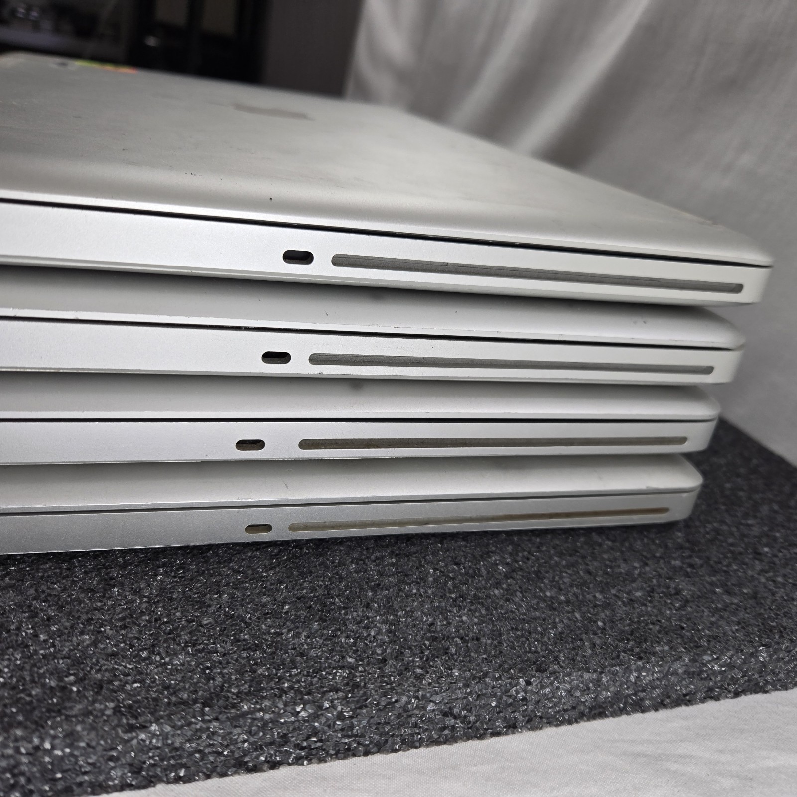 Lot of (4) Apple MacBook Pro A1286 Core 2 Duo – Mixed condition — PARTS