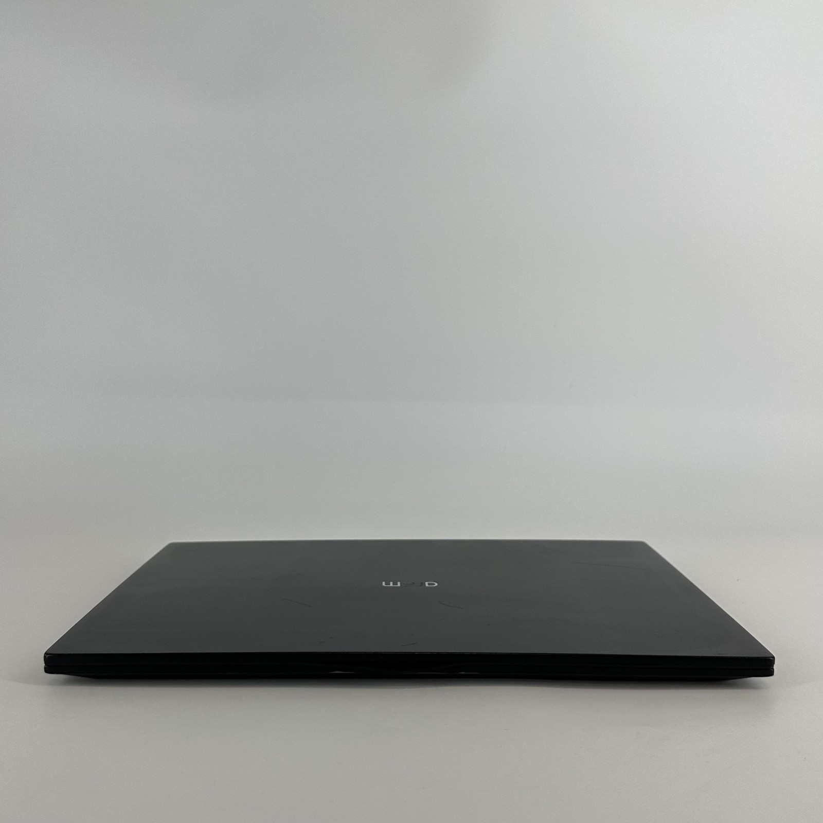 LG Gram 14 Black FHD+ 2.1 GHz i7-1260P 16GB 512GB SSD Good – No Feet