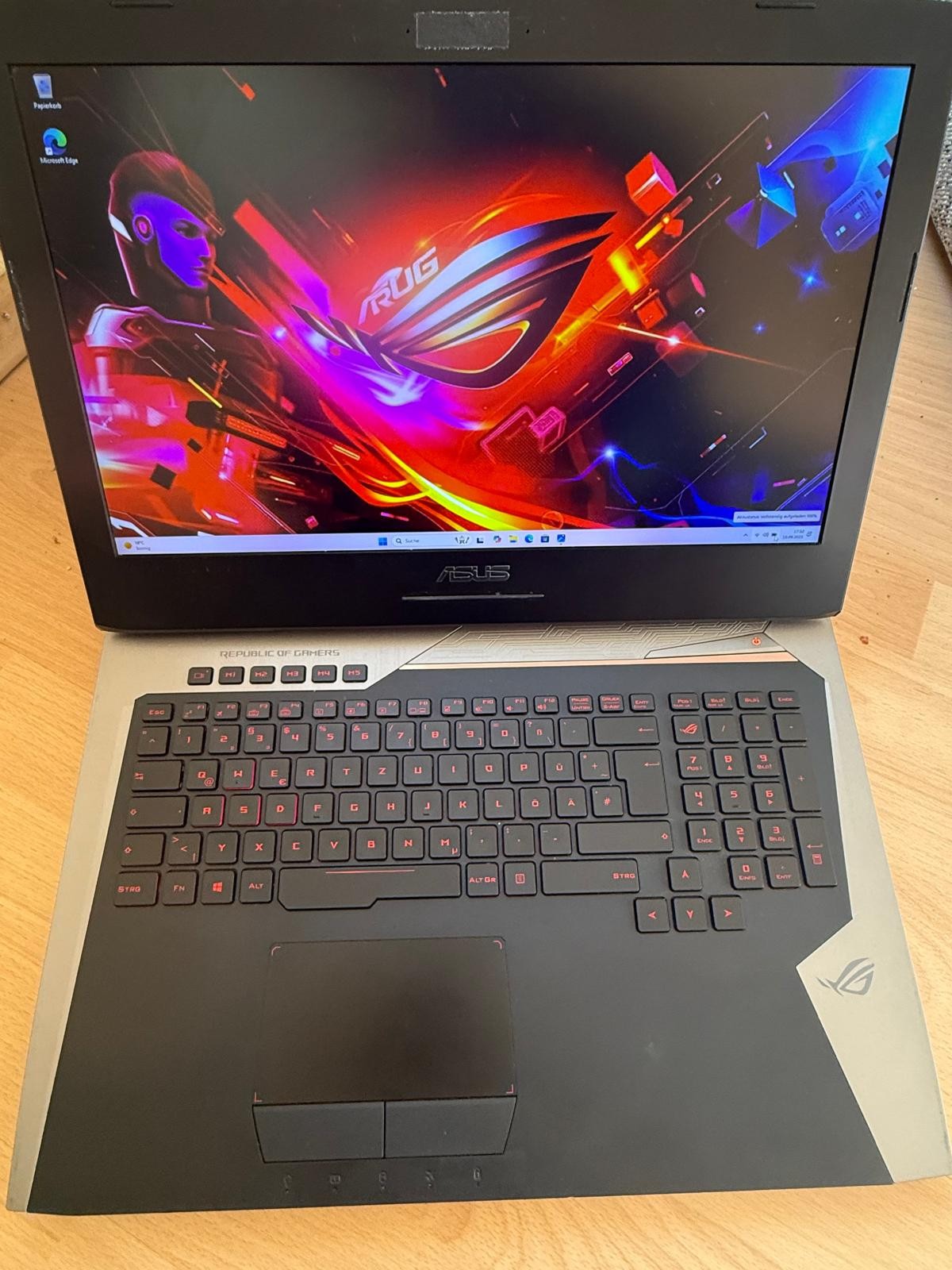ASUS Gaming GTX1070 ;17;3 FULL HD ,Core i7 6700.32GB;256GB SSD;1TB ;Case