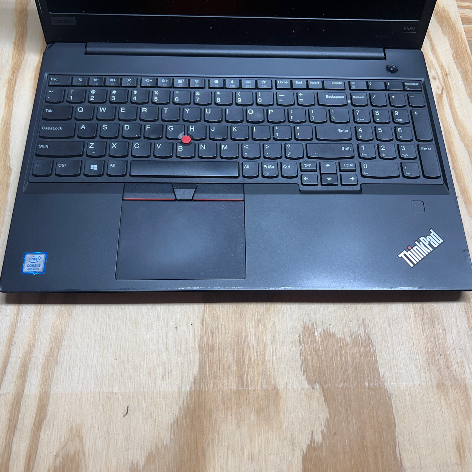 Lenovo E580 15.6″ Laptop 1.6GHz i5-8250U NO RAM NO DRIVE BAD SCREEN.BROKEN